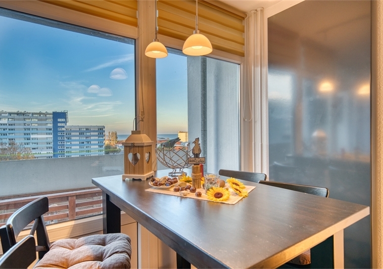 Essbereich am Fenster